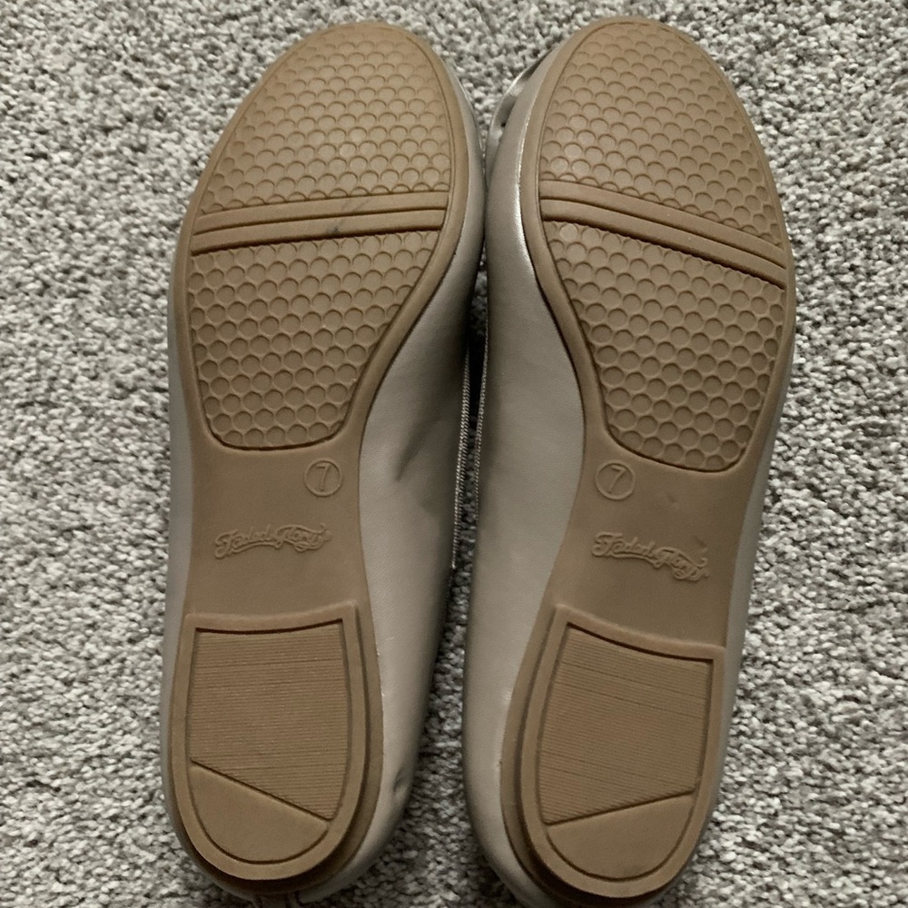 Faded Glory Bow Flats 7 Taupe NWOT